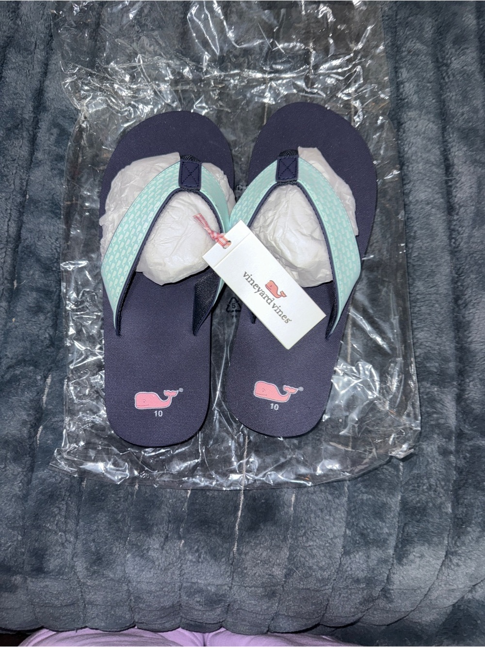 Vineyard Vines Flip Flops